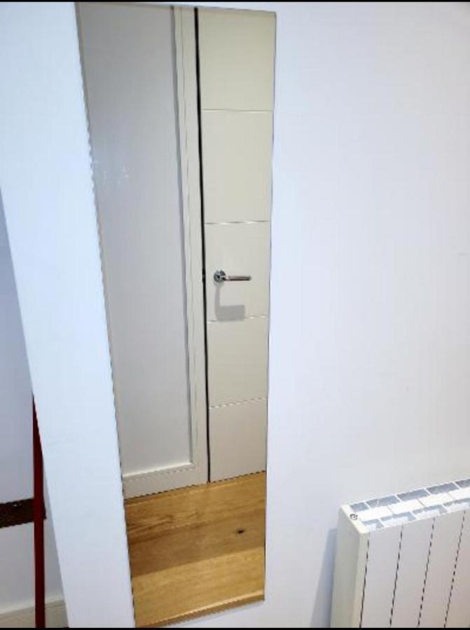 2 Bedroom Apt With 2 Comfortable King Size Beds, Free Private Parking, Easy Access To London West Byfleet 外观 照片